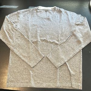 Uniqlo Gray long-sleeve t-shirt